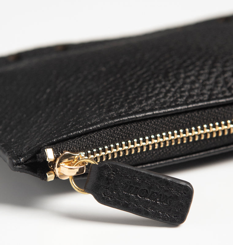 Δερμάτινο pouch με φερμουάρ - 133009