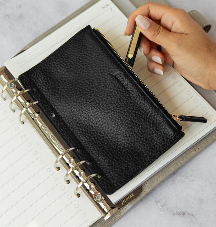 Δερμάτινο pouch με φερμουάρ - 133009